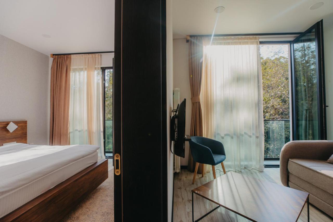 Capo Verde Hotel バトゥーミ エクステリア 写真