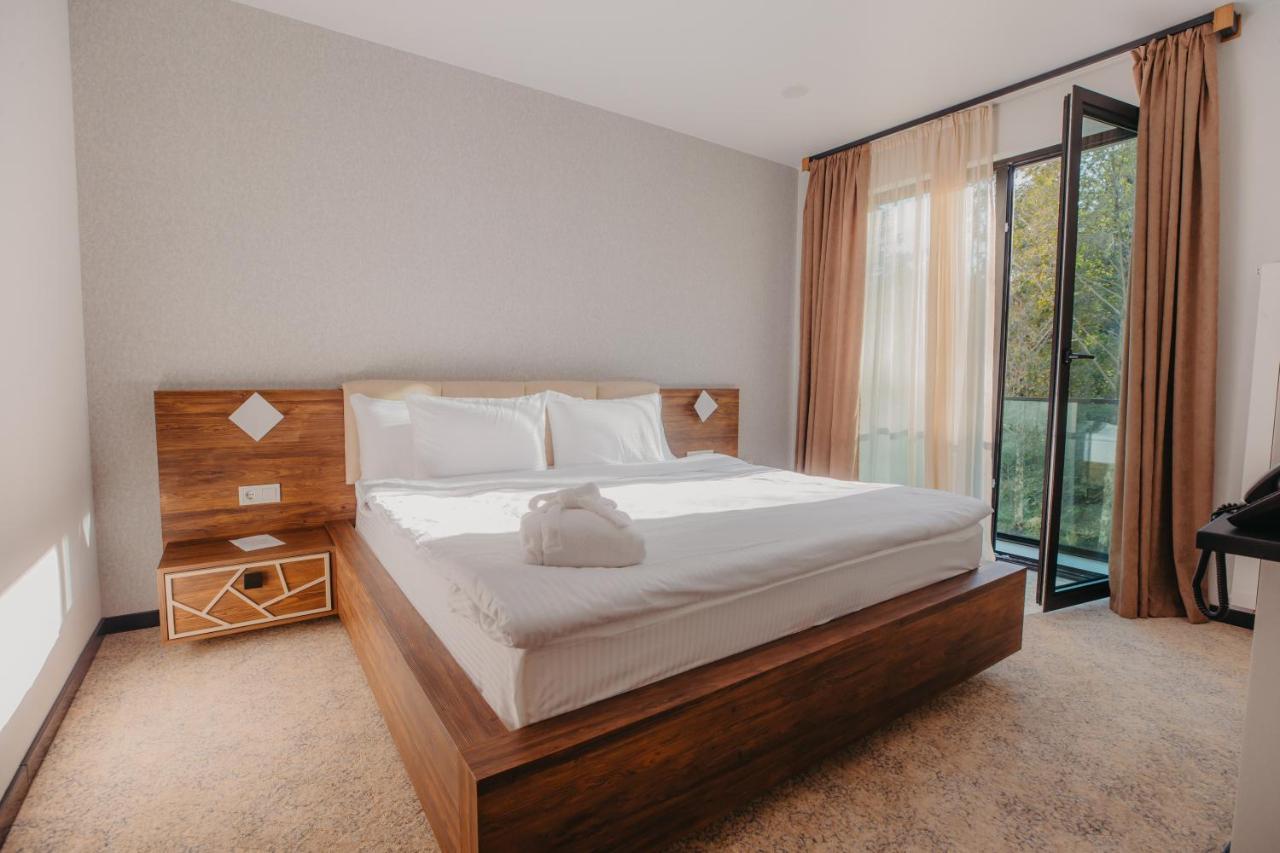 Capo Verde Hotel バトゥーミ エクステリア 写真