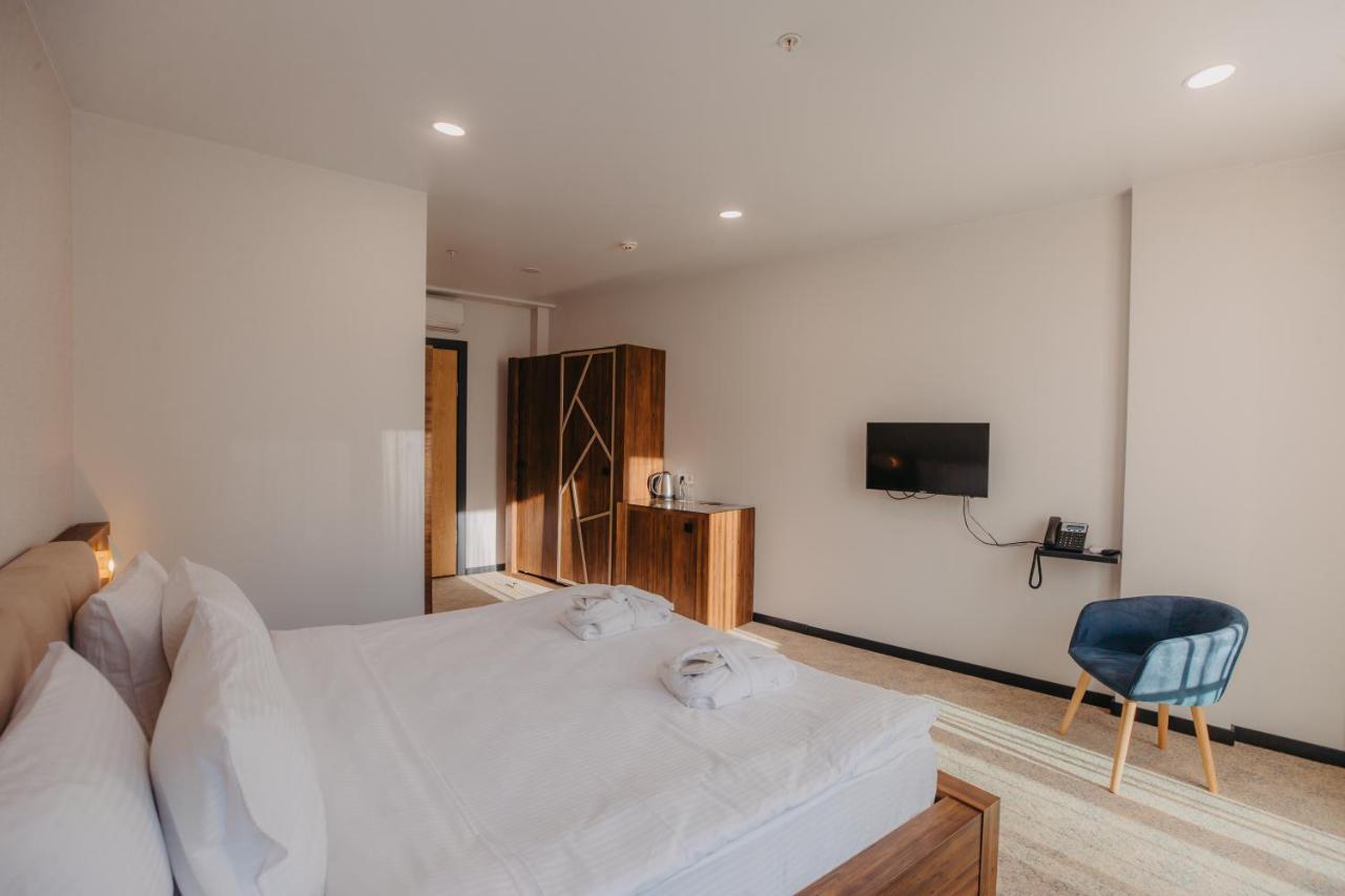 Capo Verde Hotel バトゥーミ エクステリア 写真