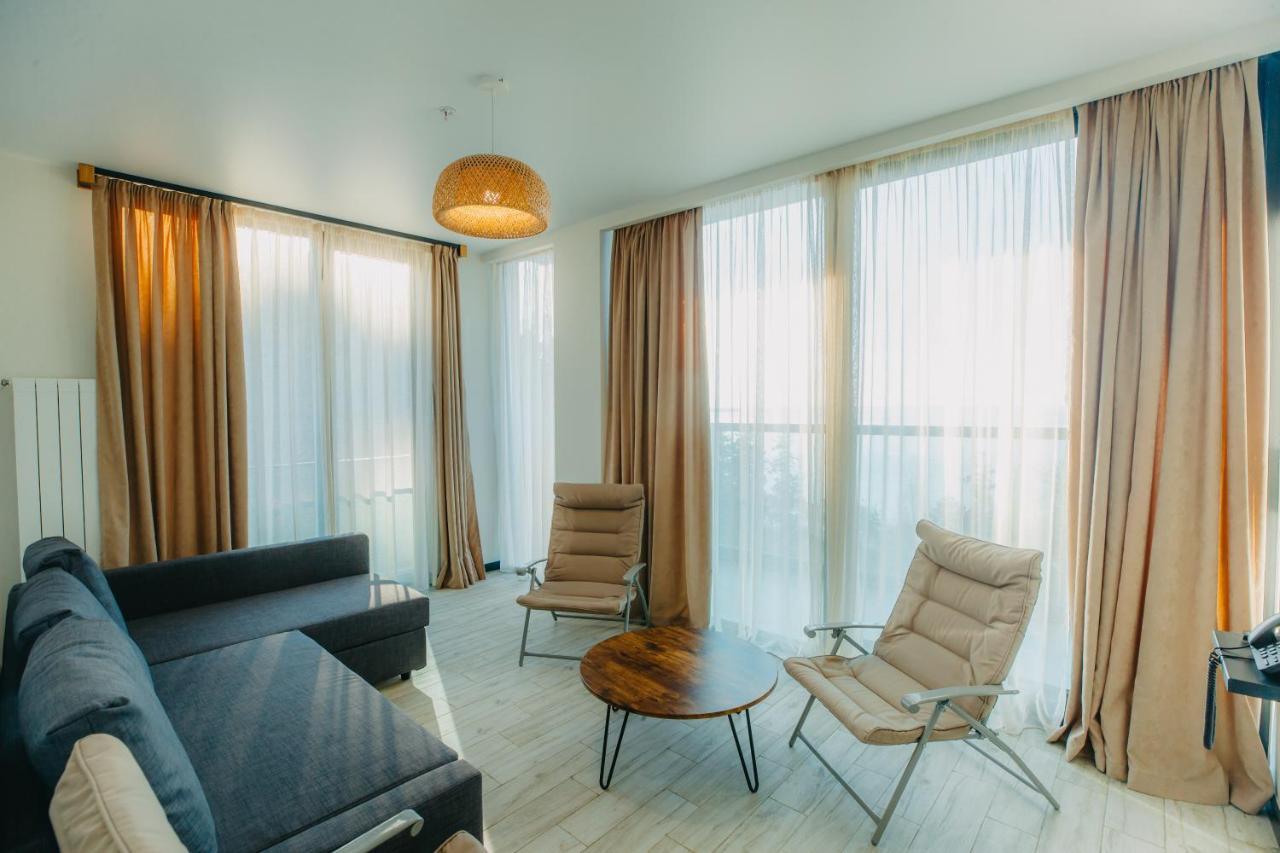 Capo Verde Hotel バトゥーミ エクステリア 写真