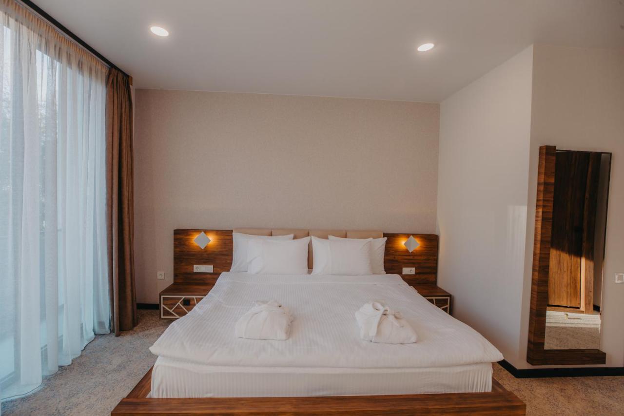 Capo Verde Hotel バトゥーミ エクステリア 写真