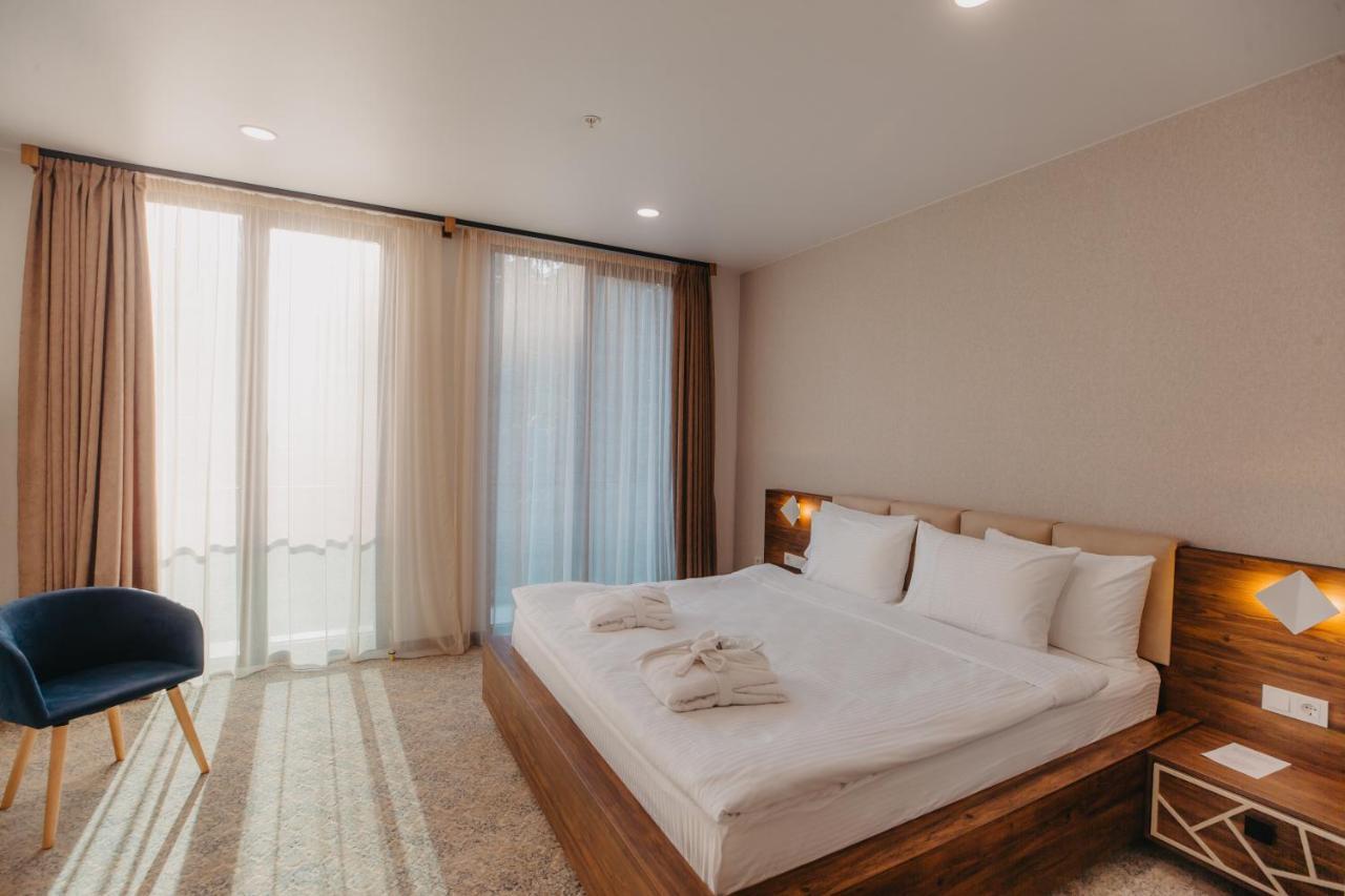 Capo Verde Hotel バトゥーミ エクステリア 写真